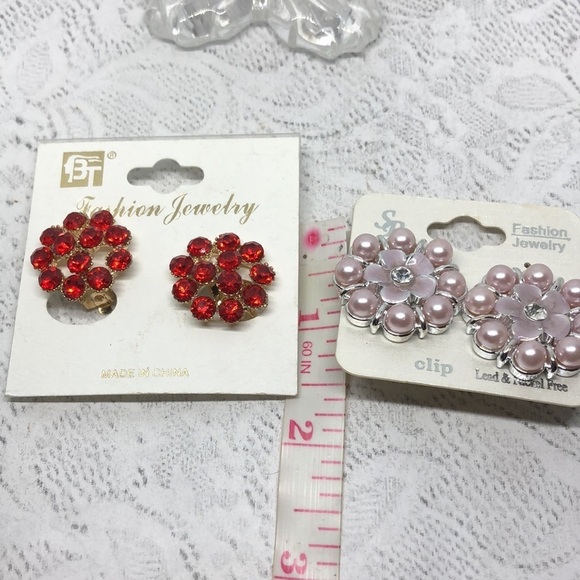 Bundle lot 2 retro style bejeweled flower shaped clip on earrings statement - Picture 5 of 5